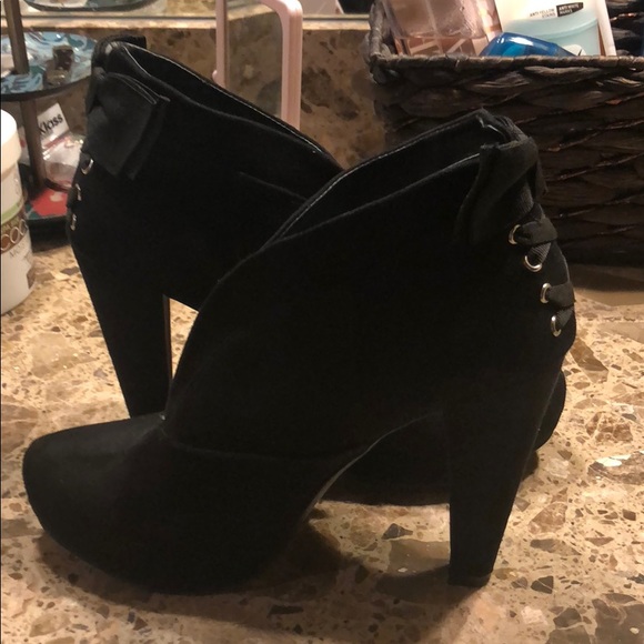 🚫TRADED!!🚫 G by Guess Booties!! - Picture 3 of 4